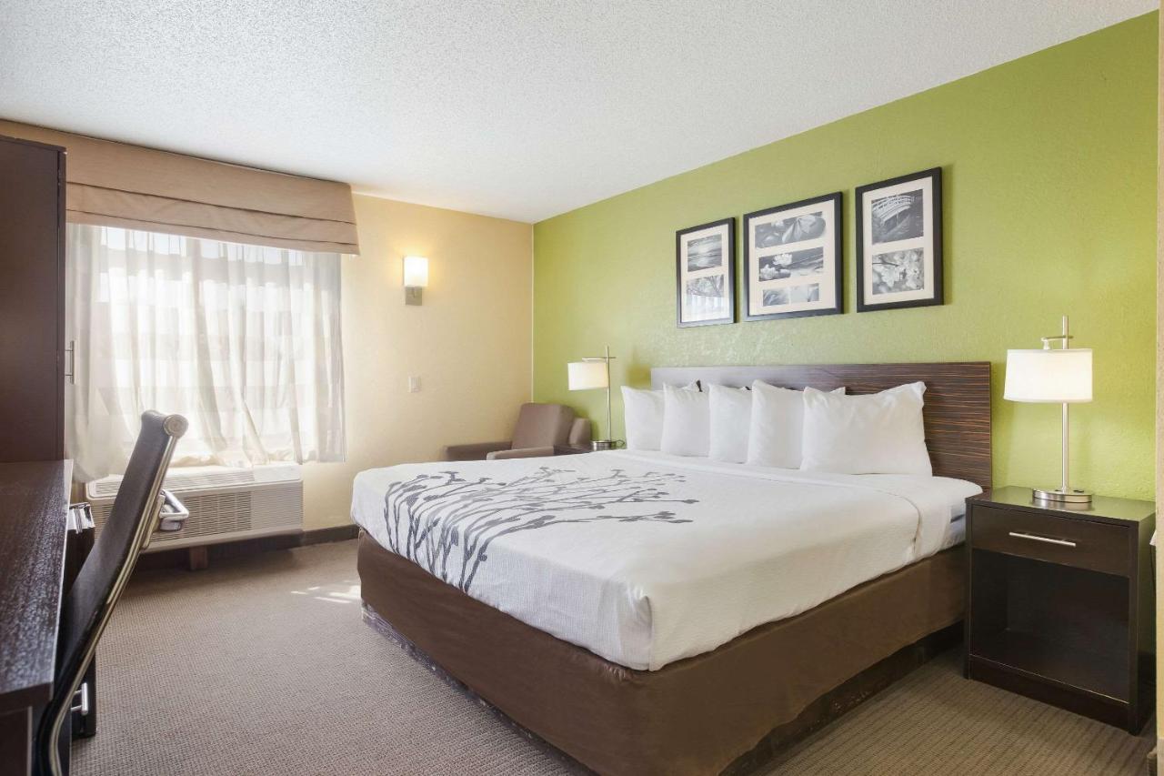 Sleep Inn & Suites Grand Rapids Exterior photo