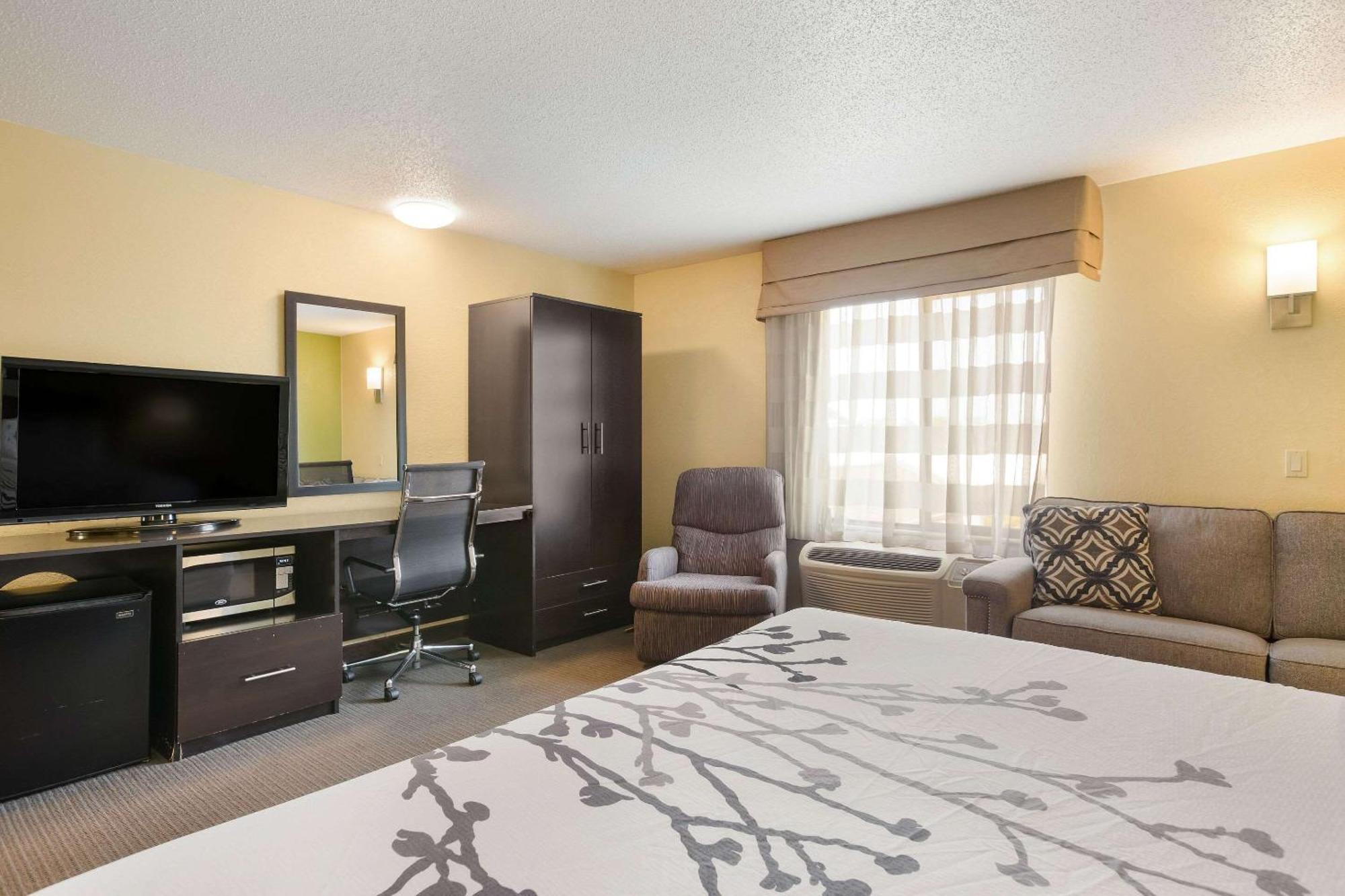 Sleep Inn & Suites Grand Rapids Exterior photo