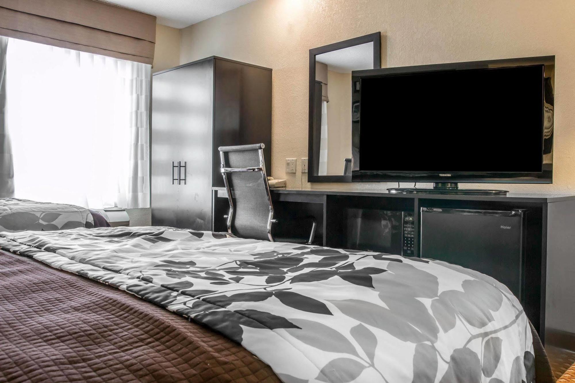 Sleep Inn & Suites Grand Rapids Exterior photo